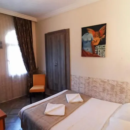 Ideal Hotel